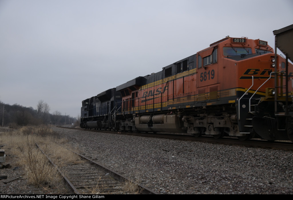 BNSF 5819